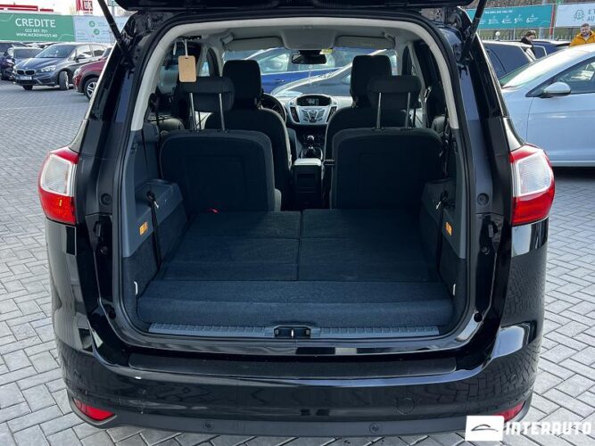 Ford Grand C-MAX 46 interauto-car