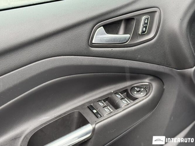 Ford Kuga 32 interauto-car