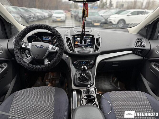 Ford Kuga 42 interauto-car