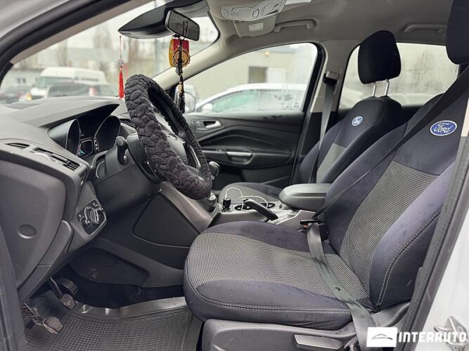 Ford Kuga 33 interauto-car