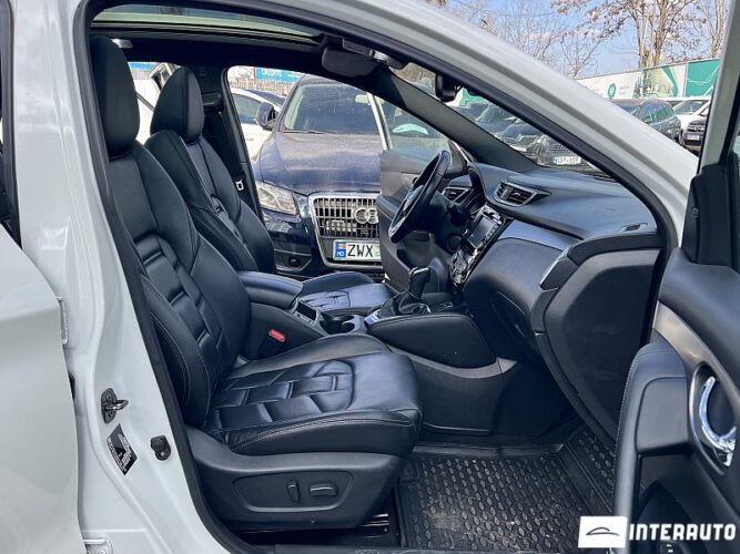 Nissan Qashqai 51 interauto-car