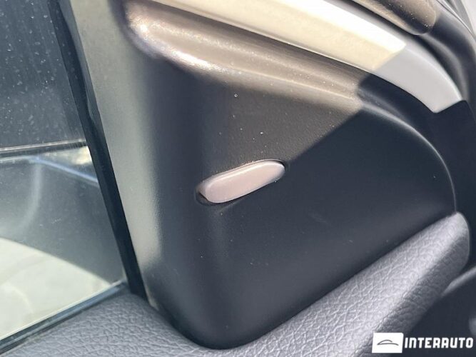 Nissan Qashqai 38 interauto-car