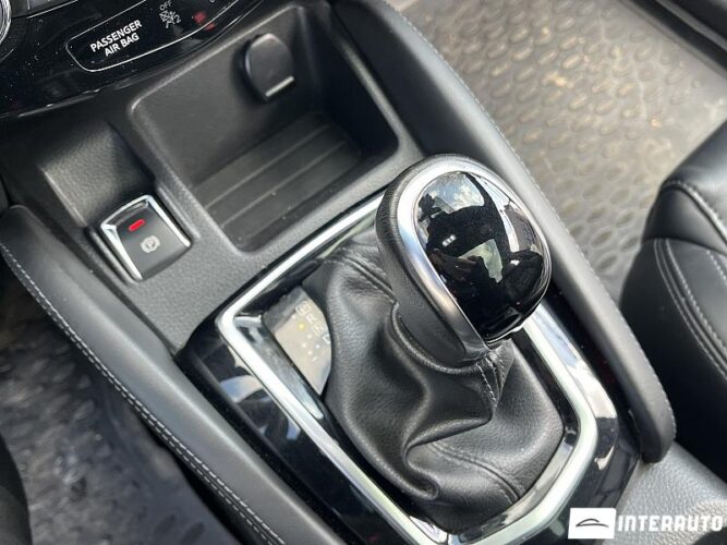 Nissan Qashqai 46 interauto-car