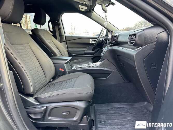 Ford Explorer 47 interauto-car