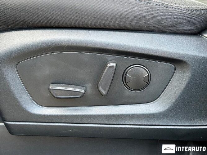 Ford Explorer 48 interauto-car