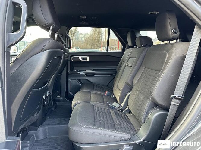 Ford Explorer 51 interauto-car