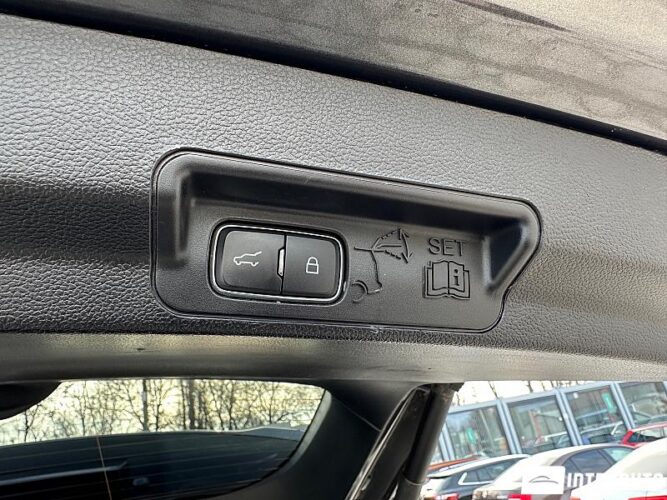 Ford Explorer 53 interauto-car