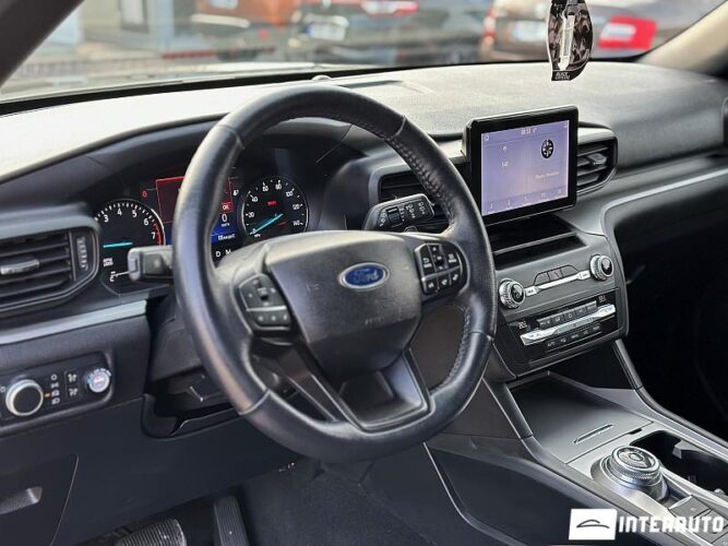 Ford Explorer 41 interauto-car