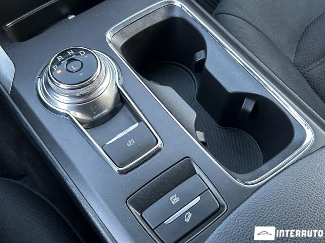 Ford Fusion 41 interauto-car