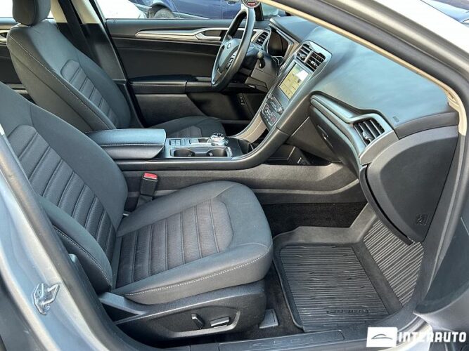 Ford Fusion 42 interauto-car