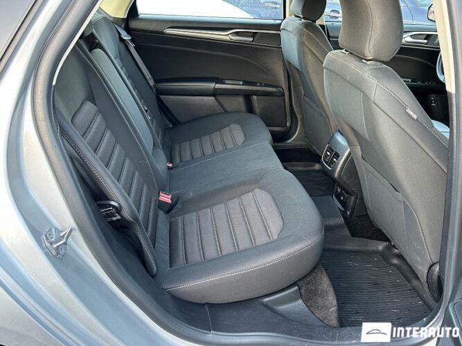 Ford Fusion 44 interauto-car