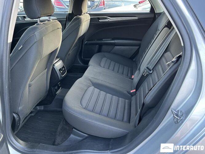 Ford Fusion 43 interauto-car