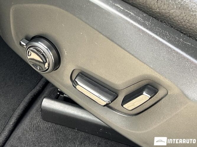 Volvo XC 60 46 interauto-car