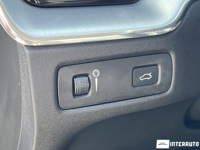 Volvo XC 60 49 interauto-car