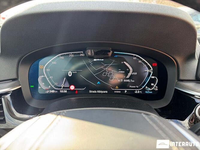 BMW 530e 42 interauto-car