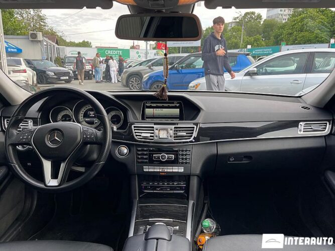 Mercedes E 250 41 interauto-car