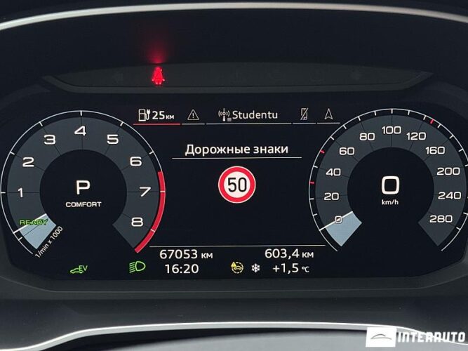 Audi Q3 42 interauto-car