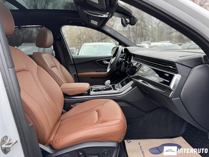 Audi Q7 52 interauto-car