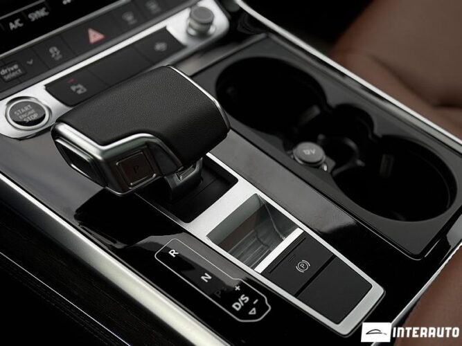 Audi Q7 50 interauto-car