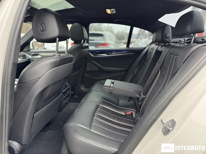 BMW 530e 51 interauto-car