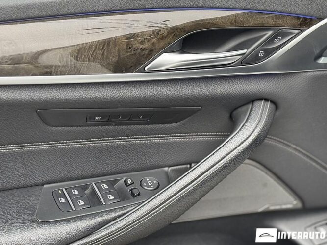 BMW 530e 38 interauto-car