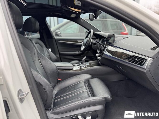 BMW 530e 49 interauto-car