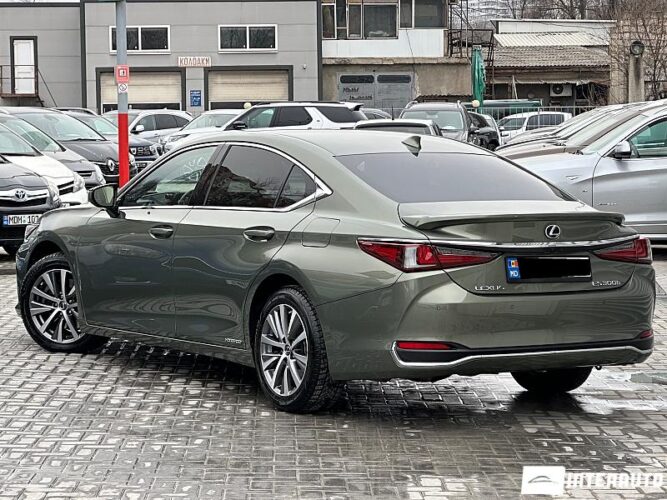 Lexus ES 300h 35 interauto-car