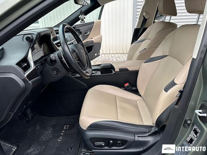Lexus ES 300h 45 interauto-car