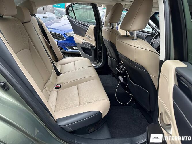 Lexus ES 300h 49 interauto-car