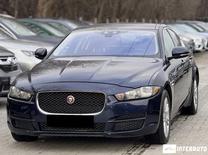 Jaguar XE 30 interauto-car