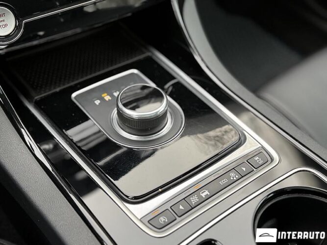 Jaguar XE 43 interauto-car