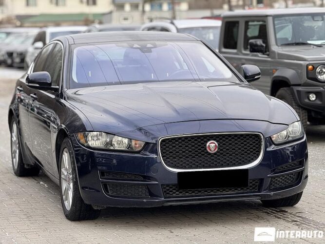 Jaguar XE 32 interauto-car