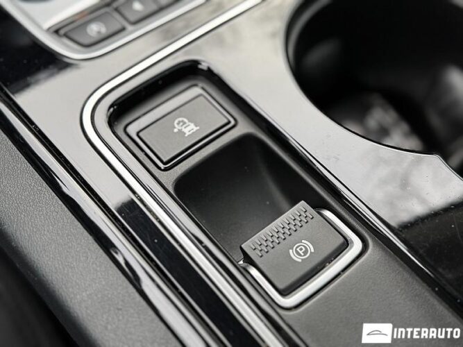 Jaguar XE 44 interauto-car