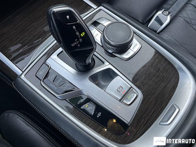 BMW 740e 52 interauto-car