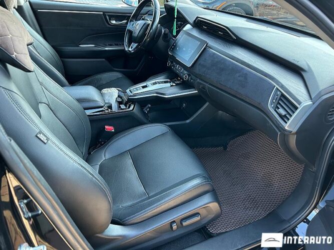 Honda Clarity 44 interauto-car