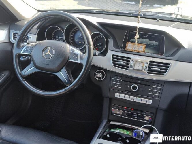 Mercedes E 200 37 interauto-car