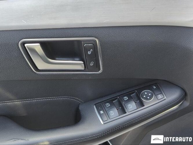 Mercedes E 200 44 interauto-car