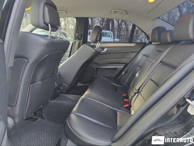 Mercedes E 200 36 interauto-car