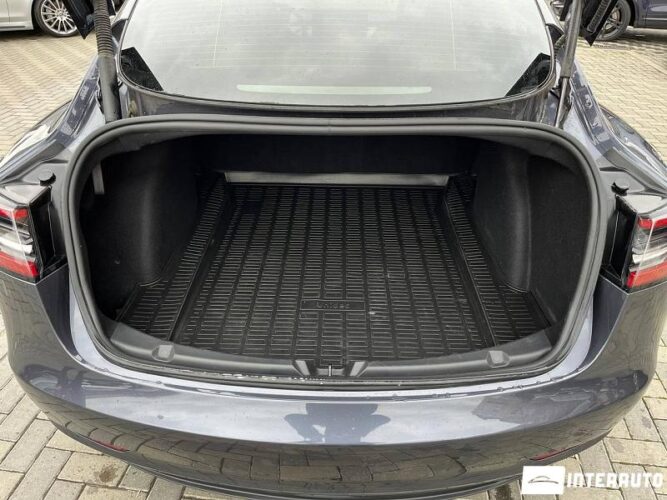 Tesla Model 3 39 interauto-car