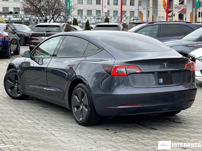 Tesla Model 3 29 interauto-car