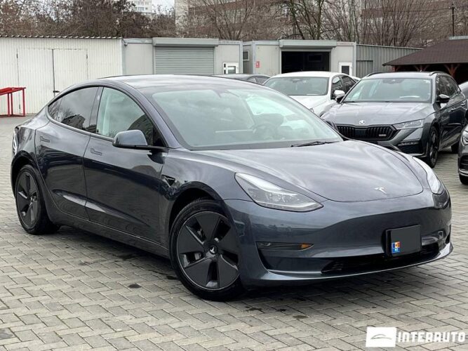 Tesla Model 3 28 interauto-car