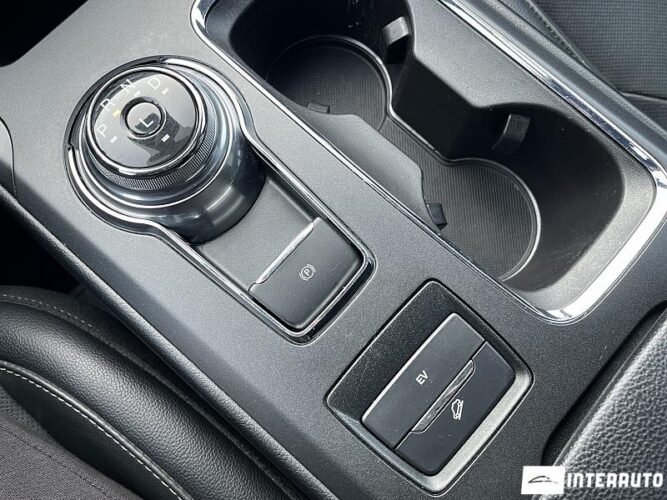 Ford Fusion 53 interauto-car