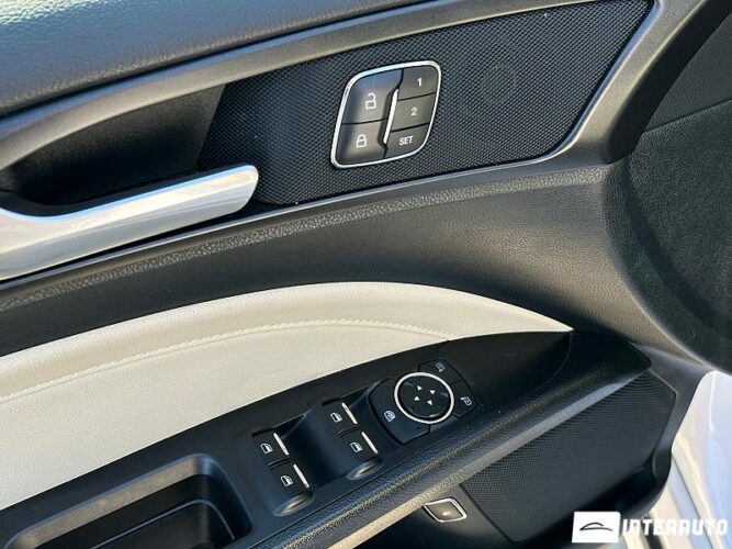 Ford Fusion 36 interauto-car