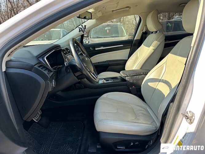 Ford Fusion 35 interauto-car