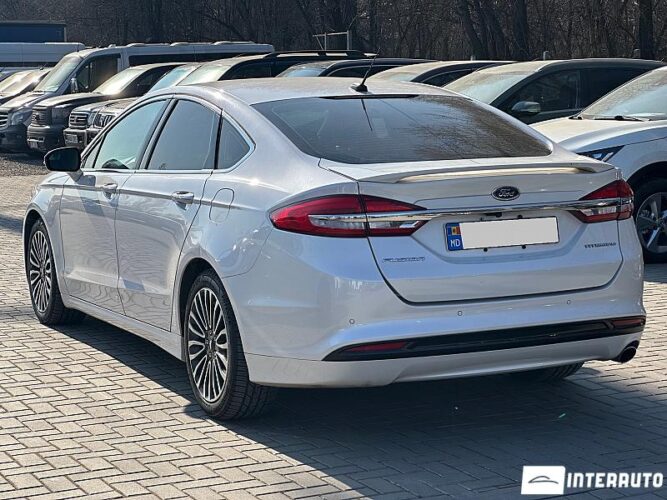 Ford Fusion 33 interauto-car