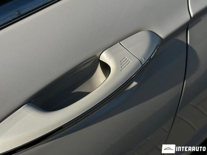 Ford Fusion 34 interauto-car