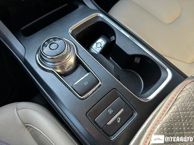 Ford Fusion 44 interauto-car