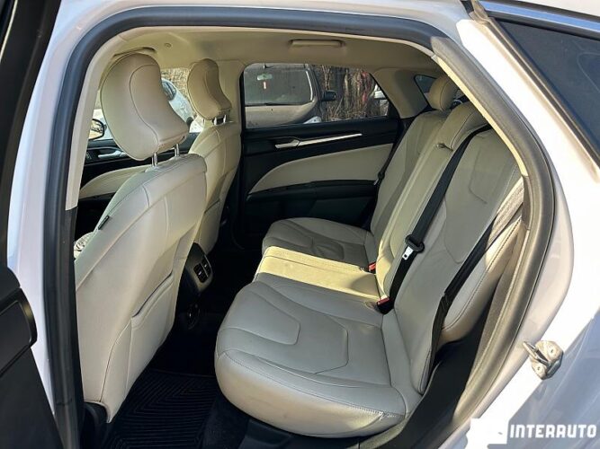 Ford Fusion 47 interauto-car