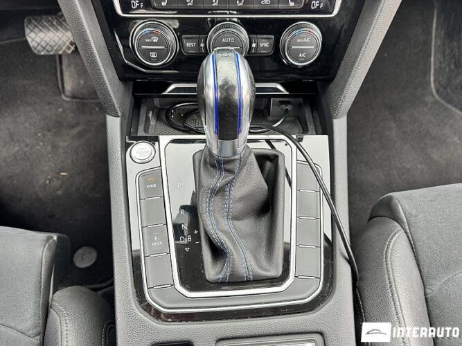 Volkswagen Passat GTE 44 interauto-car