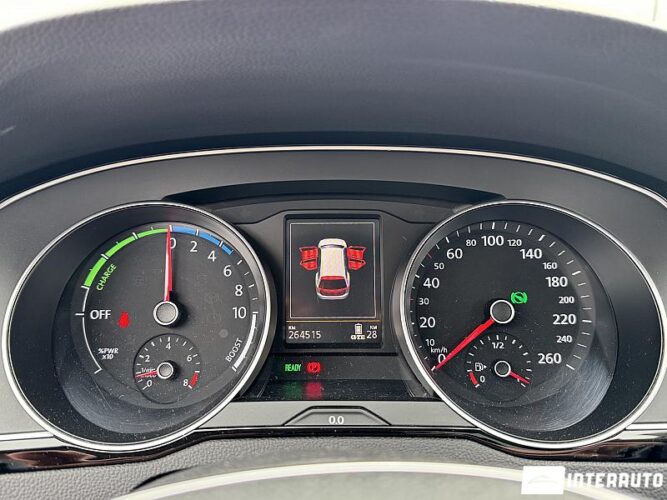 Volkswagen Passat GTE 40 interauto-car